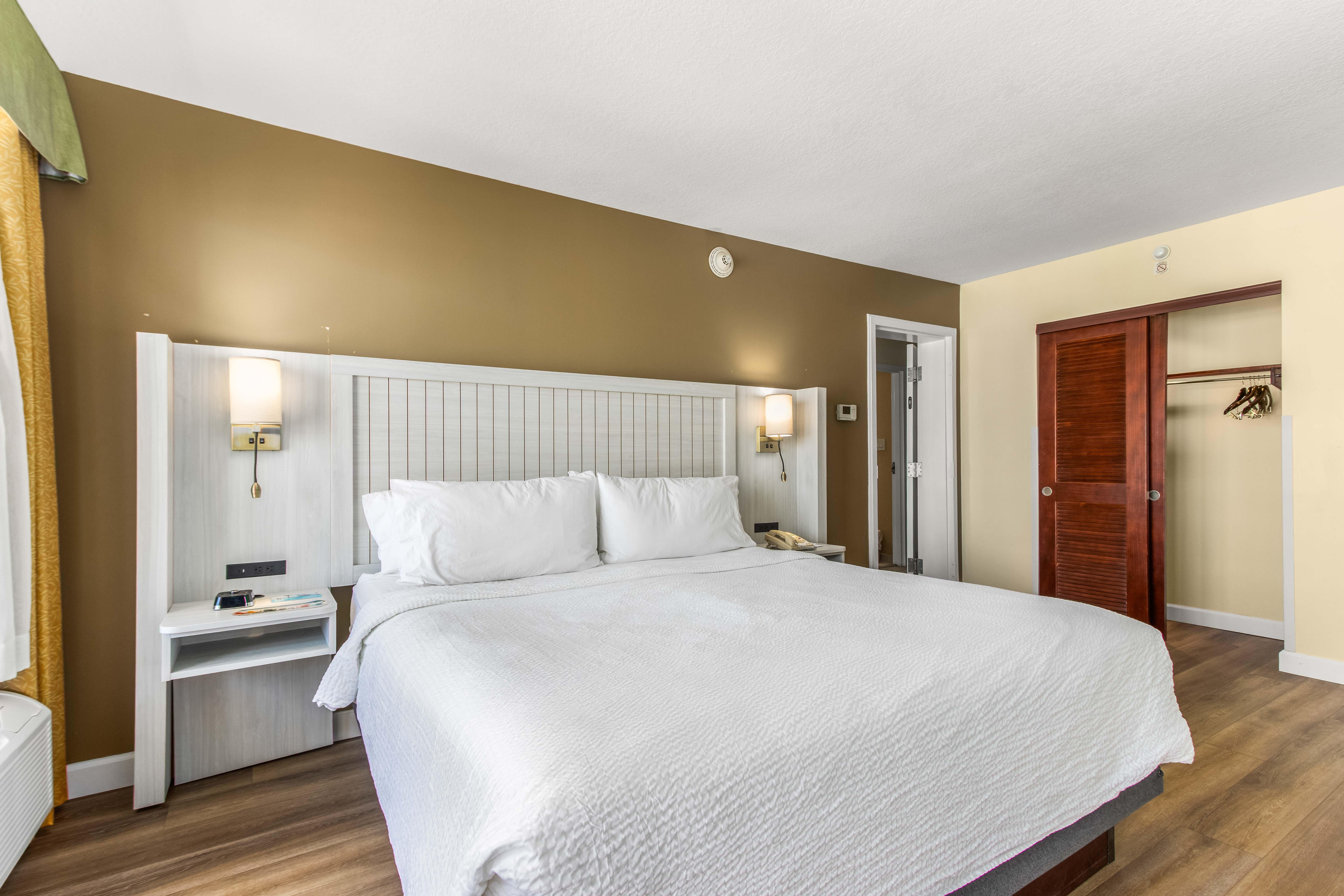 holiday inn and suites clearwater beach by ihg