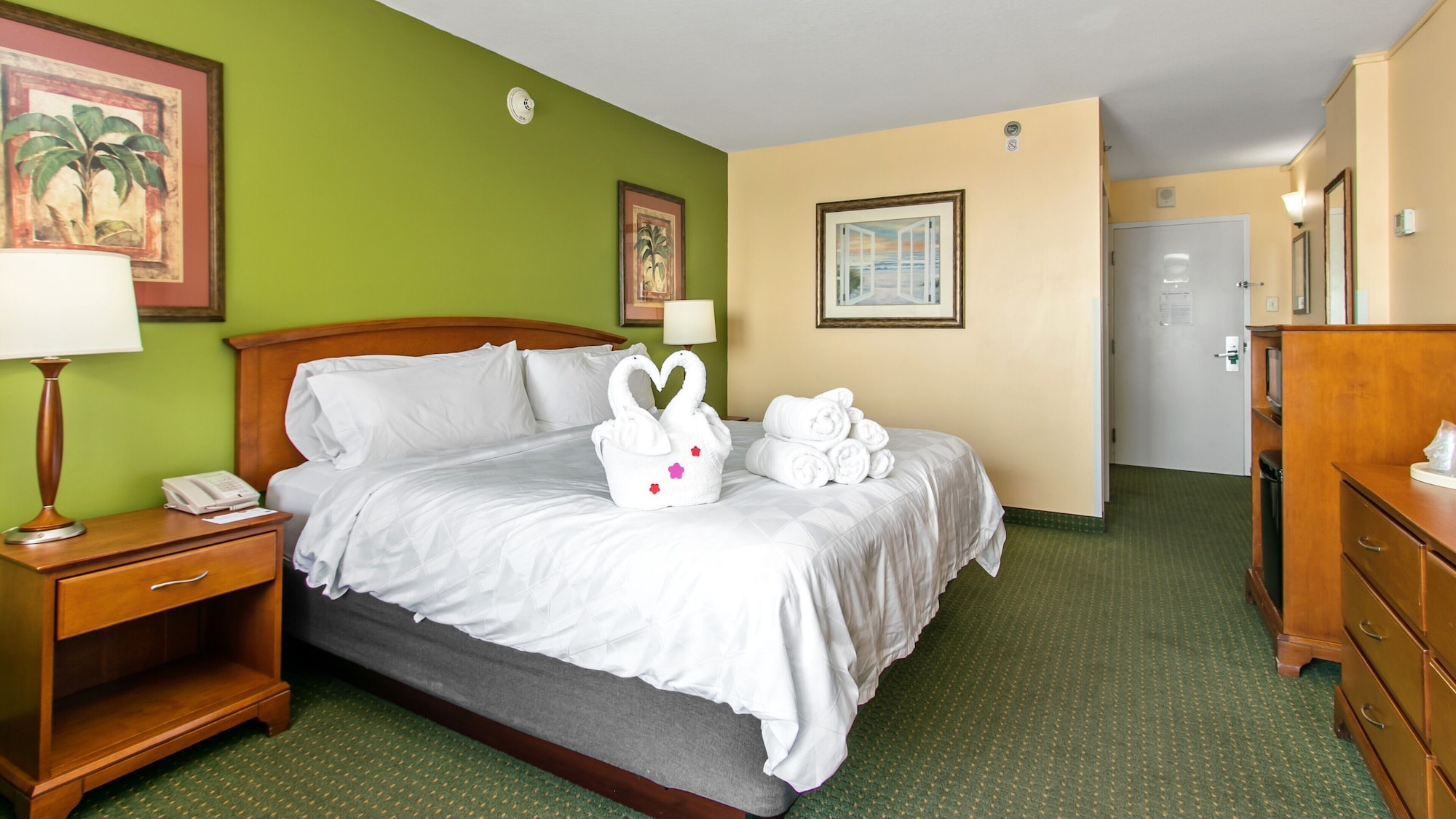 holiday inn and suites clearwater beach by ihg