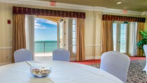 holiday inn and suites clearwater beach by ihg