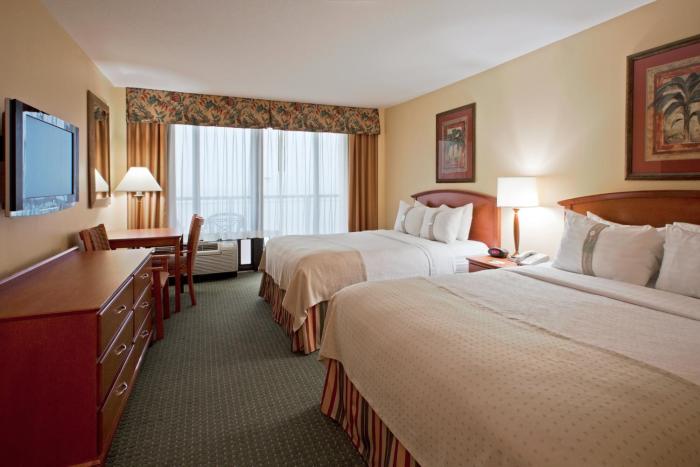 holiday inn and suites clearwater beach by ihg