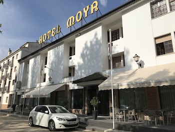 hotel moya landete