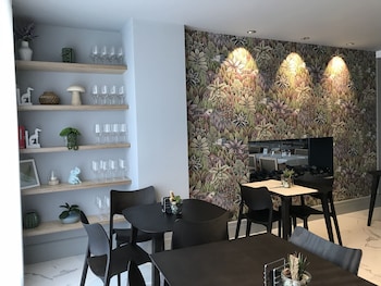 hotel moya landete