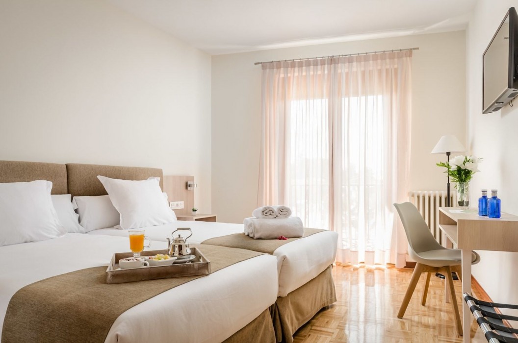 hotel puerta ciudad rodrigo
