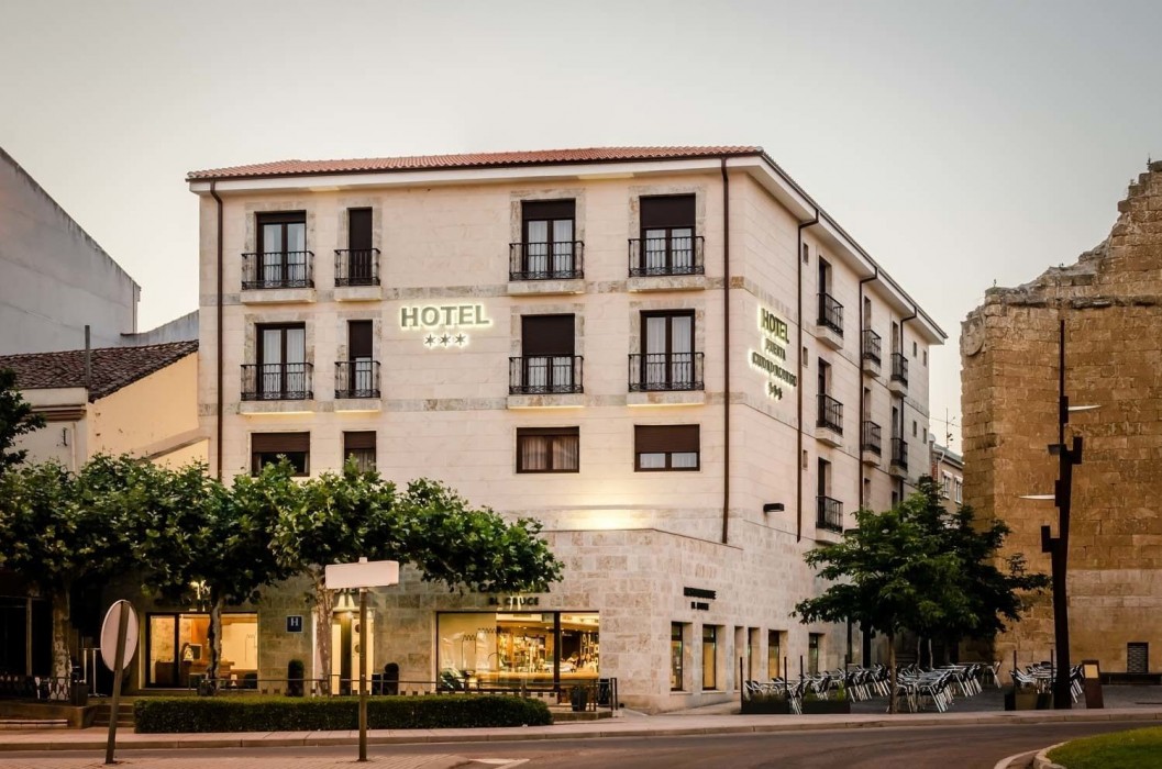 hotel puerta ciudad rodrigo