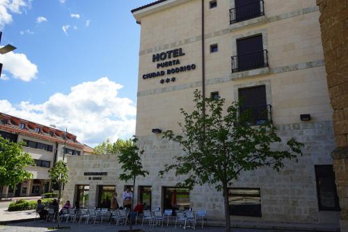 hotel puerta ciudad rodrigo