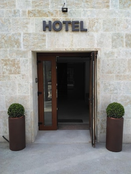 hotel puerta ciudad rodrigo