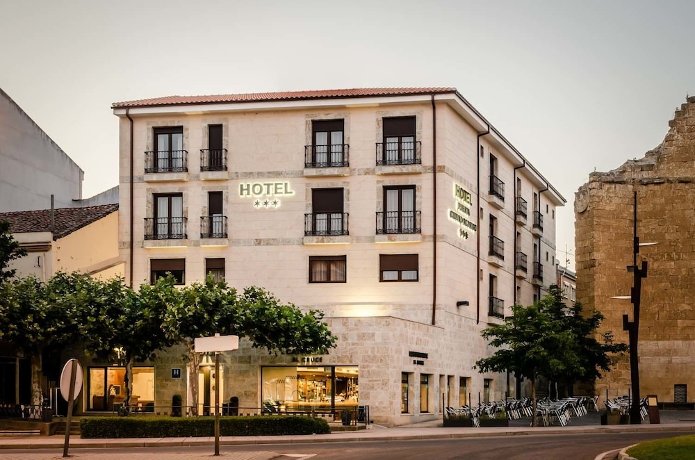 hotel puerta ciudad rodrigo