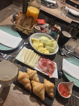 hotel roquino