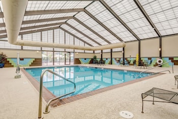Holiday Inn St. Louis Arpt West-Earth City By Ihg,Near Hollywood Casino Amphitheatre,4 star