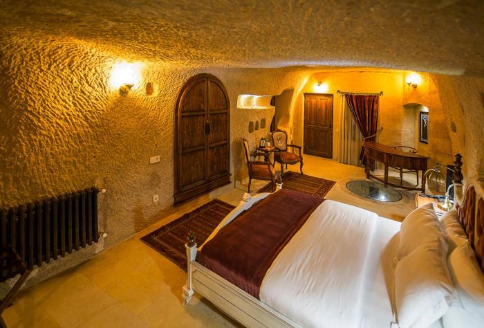 maya cave hotel