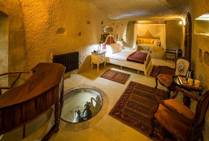 maya cave hotel