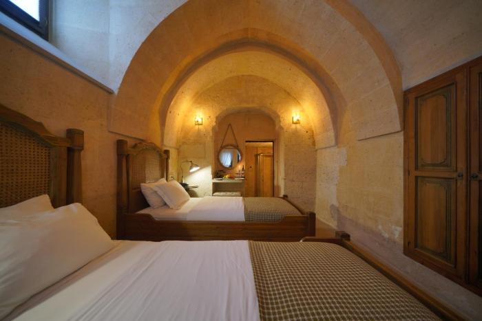 maya cave hotel