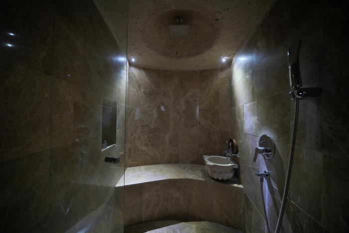 maya cave hotel
