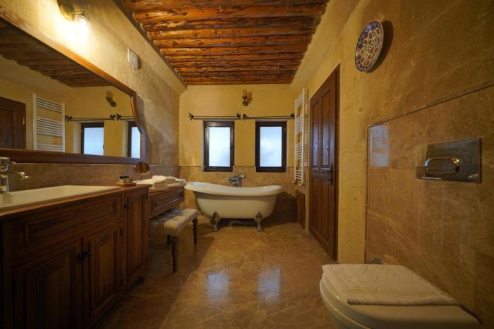 maya cave hotel