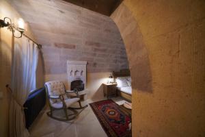 maya cave hotel