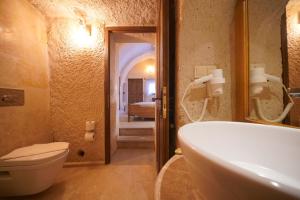 maya cave hotel