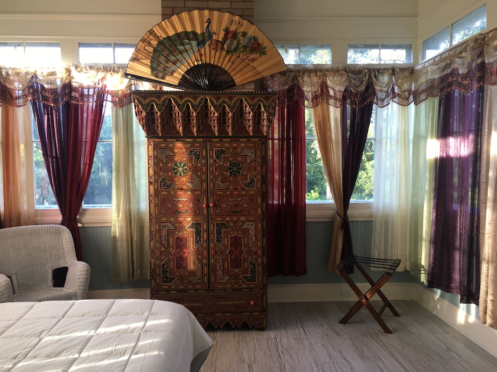 1912 bed and breakfast