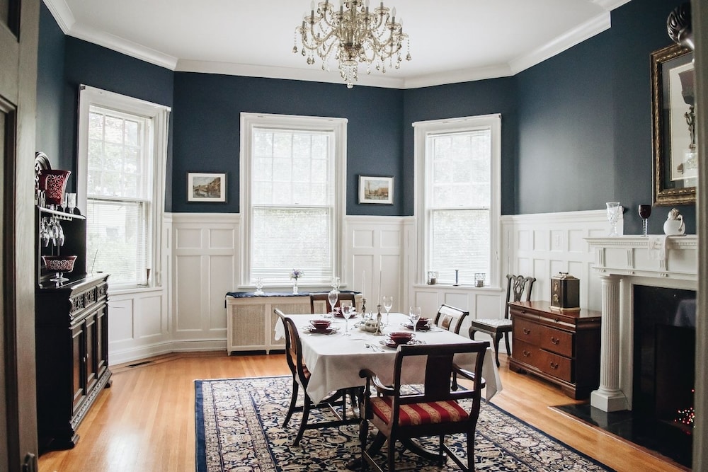1912 bed and breakfast