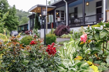 the inn at warm springs