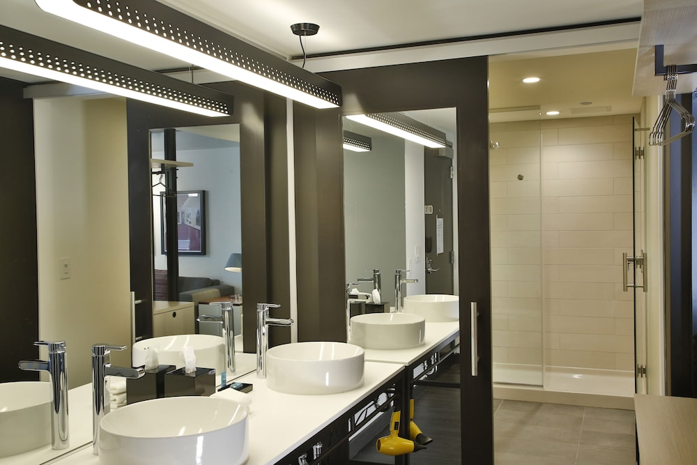 aloft chicago mag mile