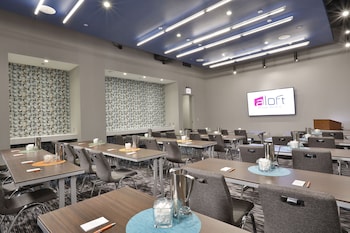 aloft chicago mag mile