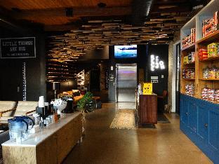 the chicago hotel collection wrigleyville