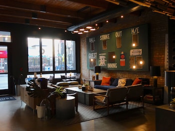 the chicago hotel collection wrigleyville