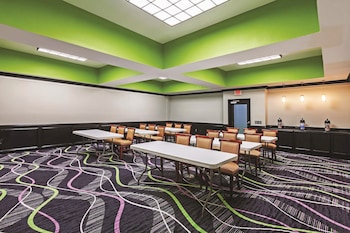 palacio royale inn boutique katy