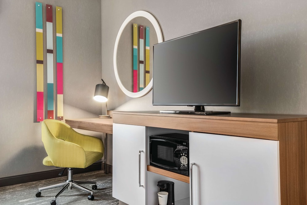 hampton inn brooklyn park