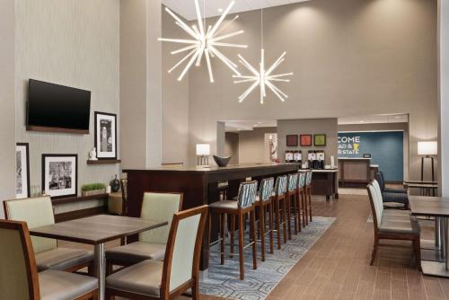hampton inn brooklyn park