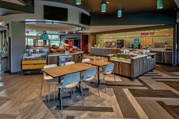 tru by hilton roanoke hollins