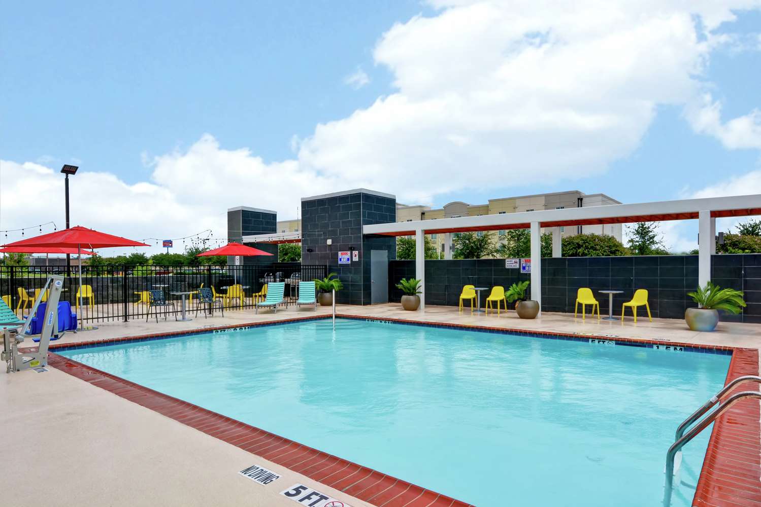 home2 suites by hilton la porte