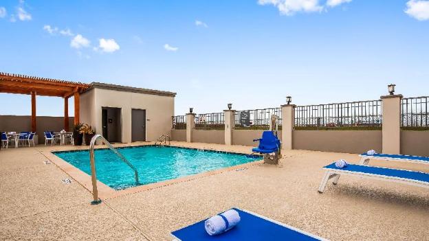best western plus waller hotel