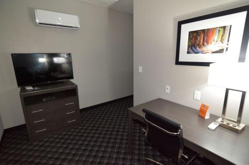 best western plus waller hotel