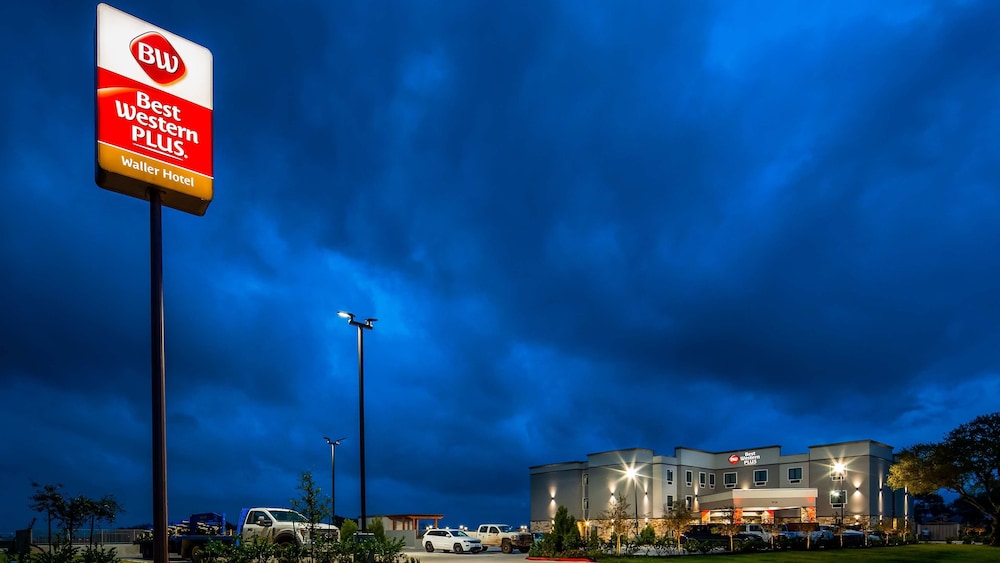 best western plus waller hotel