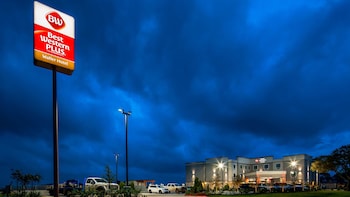 best western plus waller hotel