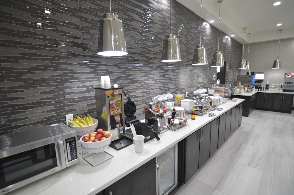 best western plus waller hotel