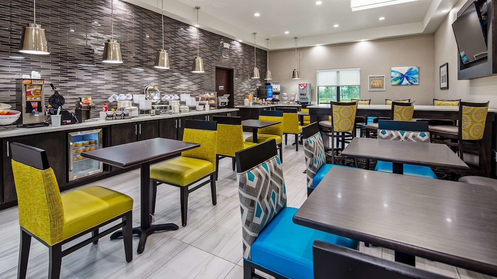 best western plus waller hotel