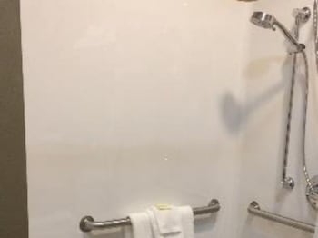 big horse inn and suites