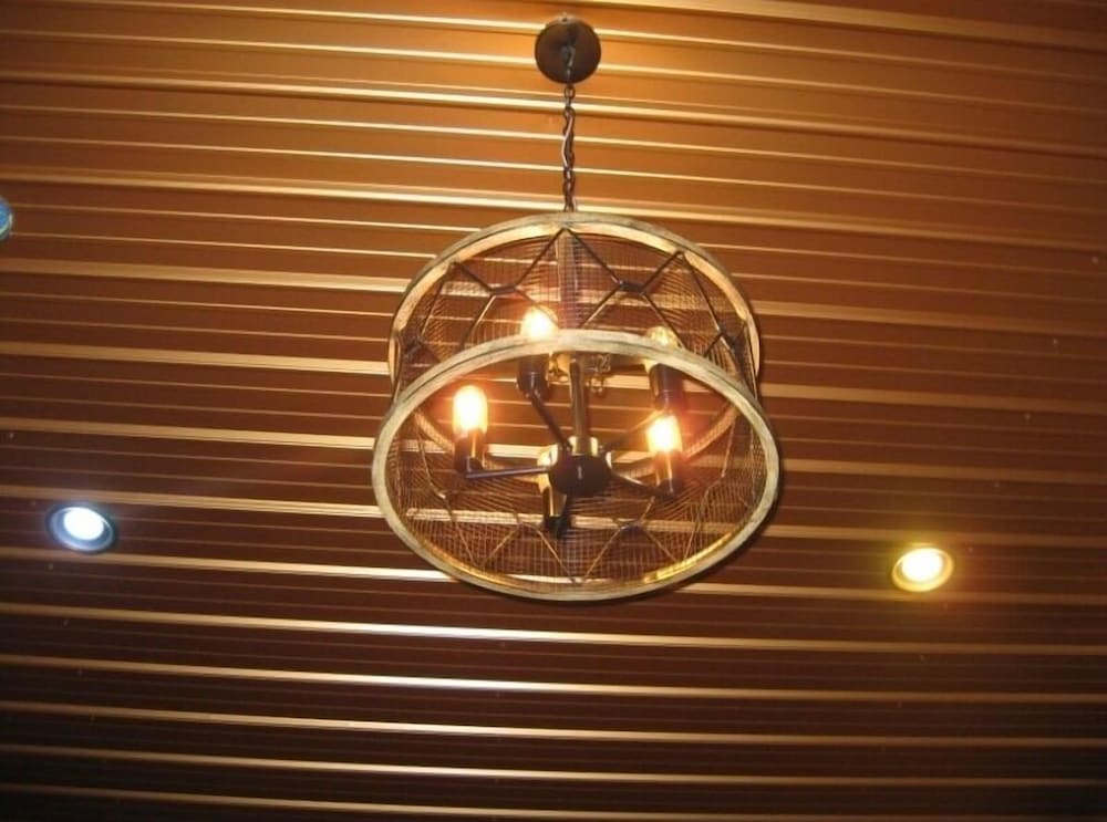 big horse inn and suites