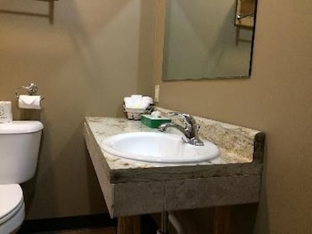 big horse inn and suites