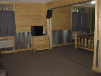 big horse inn and suites