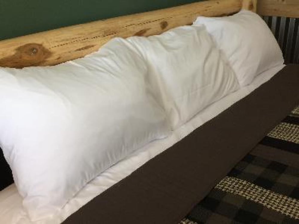 big horse inn and suites