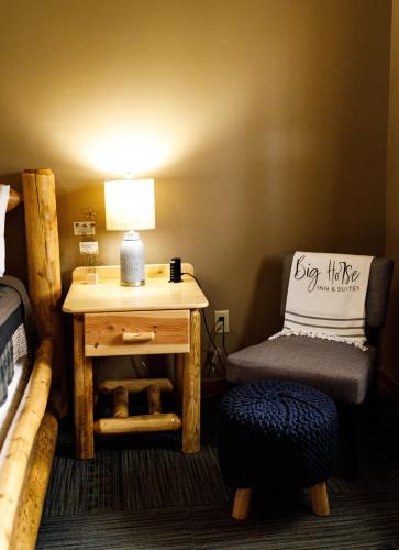 big horse inn and suites