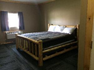 big horse inn and suites