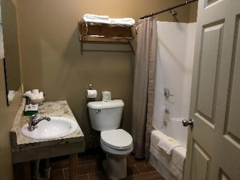 big horse inn and suites
