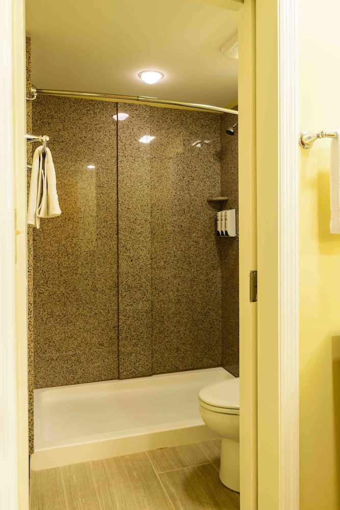 asbury inn and suites