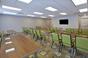 home2 suites by hilton holland