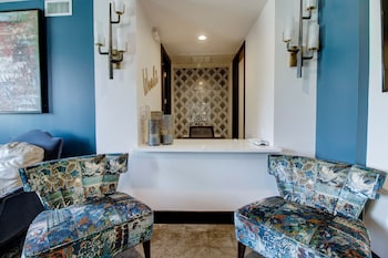 the bishop arts hotel by bluelofts