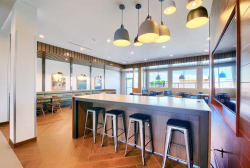 fairfield inn and suites by marriott dallas cedar hill